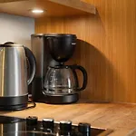 Modern With High Ceilings Apartman *