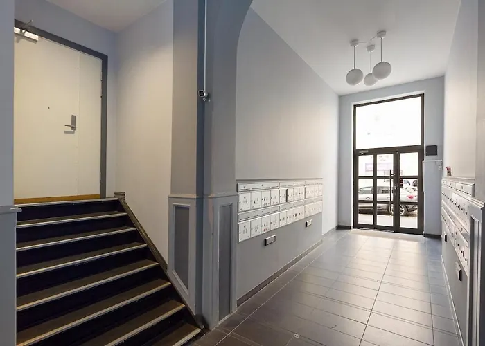Modern With High Ceilings Διαμέρισμα